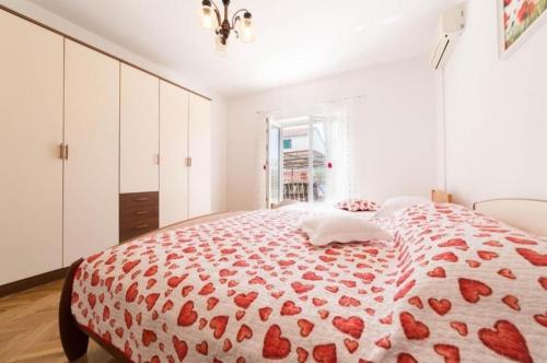 Two-Bedroom Apartment with Terrace image 8