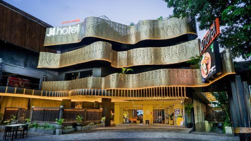 . J4 Hotels Legian