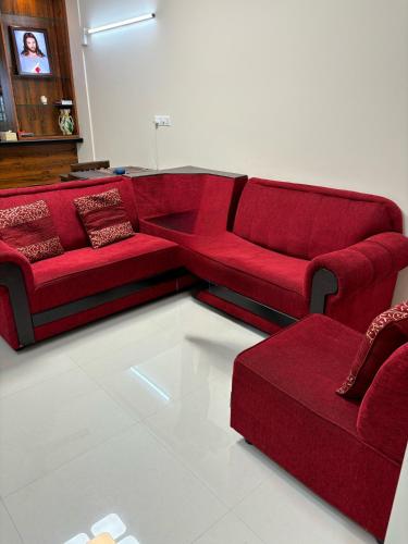 LausDeo2 self checkin 2BHK corner flat top floor - image 5
