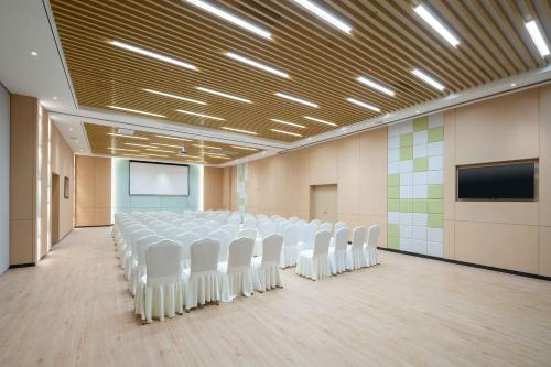 Holiday Inn Express Weifang City Center, an IHG Hotel