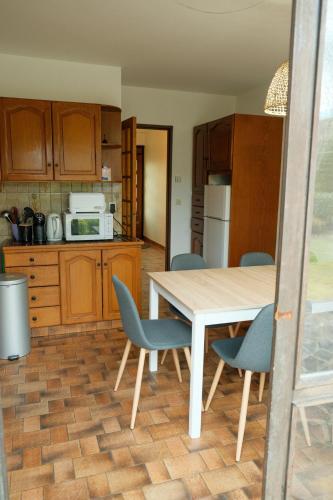 ห้องครัว, Lovely house with garden, jardin et terrasse in เซย์โนด์