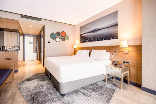 Premium Room - Mountain View image 3