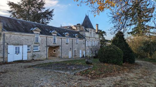 Château de Saugé - Pension de famille - Saivres