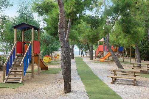 兒童遊樂場, Meditur Puglia in 卡羅維尼奧