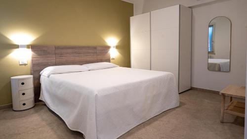 One-Bedroom Apartment image 8