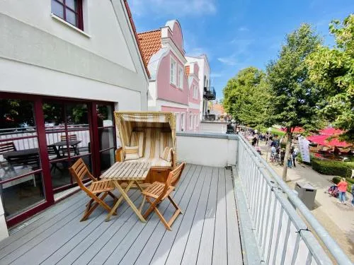 App Klabautermann, direkt am Alten Strom in Warnemünde, Deutschland