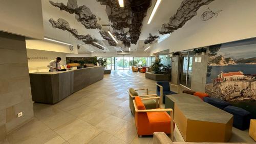 ล็อบบี้, Hotel Castellastva in เปโตรวาซ