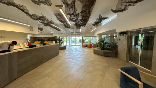 ล็อบบี้, Hotel Castellastva in เปโตรวาซ