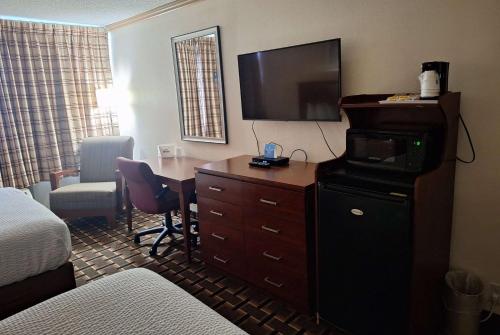 Queen Room with Two Queen Beds - Non-Smoking