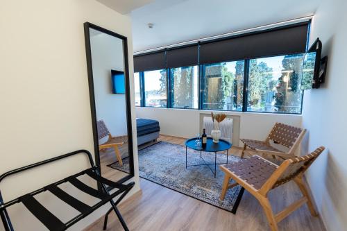 Cơ sở vật chất, Athens Airport Living spaces in Sân bay Quốc tế Athens