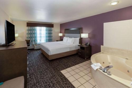 La Quinta by Wyndham Rockwall - image 12