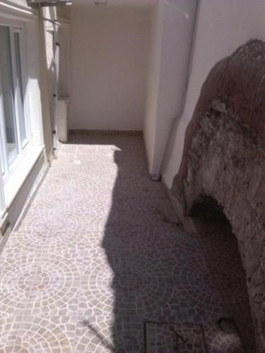Two-Bedroom Semi Basement Apartment image 1