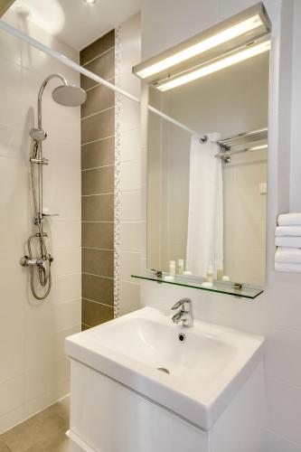 Hôtel Le Mondon - image 2