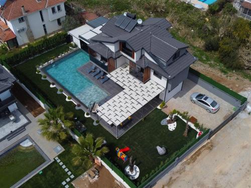 Fethiye Çalışta 8 Kişilik Lüks Villa Gezer