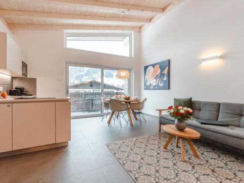 Apartment Das Georgen- Kitzsteinhorn by Interhome