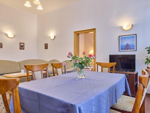 Apartment Stříbrný pramen-6 by Interhome (Apartment Stribrny pramen-6 by Interhome) in แจนสเก ลาซเน