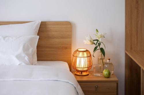 Standard King Room image 4