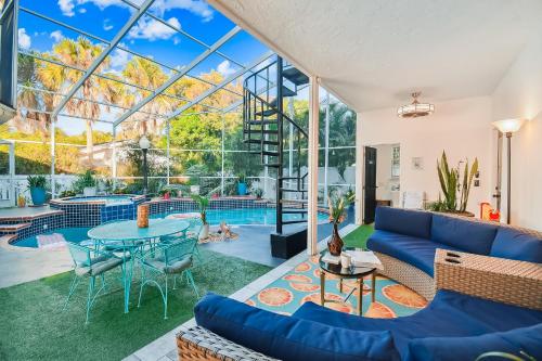 Ideal for Groups! Sleeps 14, Pool, Spa Near Downtown thumb 3