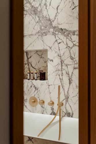 Luxurious  Newly Refurbished Apartment - Champs Elysees - image 5