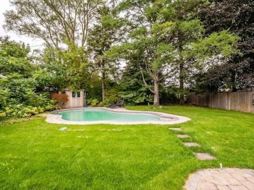 Gorgeous 4BR House with pool - Accommodation - Mississauga