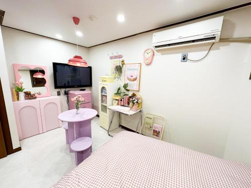 room detail thumbnail 1