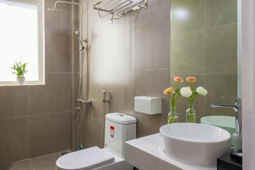 Deluxe Double Room with Balcony image 1