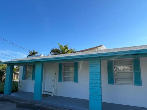 Hostel Beds & Sheets FLL AIRPORT