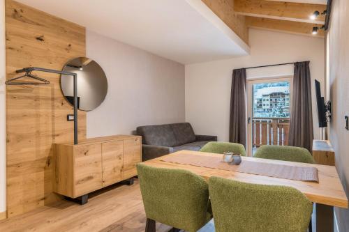 Superior One-Bedroom Apartment with Balcony