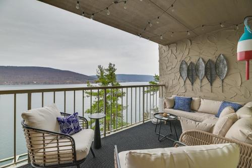 . Lakefront Canandaigua Condo with Stunning Views