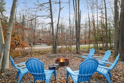 *Dog Friendly* Poconos Arrowhead Lake Cozy Haven Chalet in Thornhurst, USA