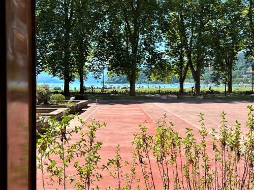 Studio with Lake View image 9