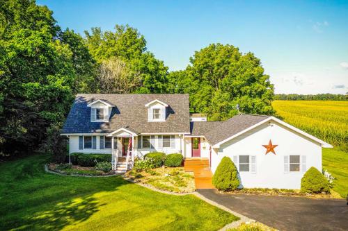 Lovely Interlaken Home with Fire Pit and Yard! in Interlaken, USA