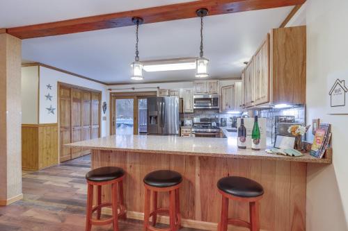 Lovely Interlaken Home with Fire Pit and Yard! in Interlaken, USA