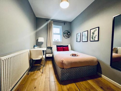 Lovely 3 Dbl Bed (sleeps upto 6) close to centre., Manchester (photo 10)