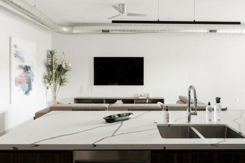 Walk to Gameday - Jefferson Park Condo - Tesoro in Jefferson Park