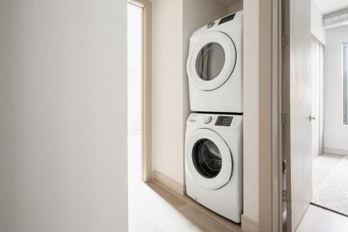 Walk to Gameday - Jefferson Park Condo - Tesoro in Jefferson Park