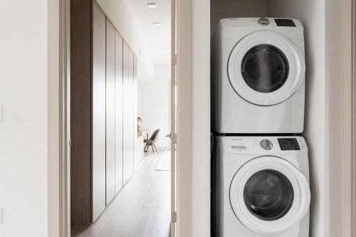 City Views! - Chic Jefferson Park Condo - Tesoro in Jefferson Park