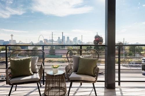 City Views! - Chic Jefferson Park Condo - Tesoro in Jefferson Park