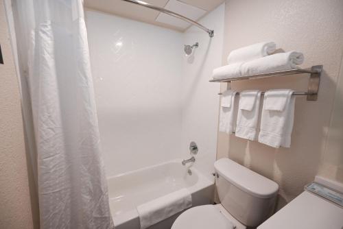 Holiday Inn Cleveland-Mayfield, an IHG Hotel in Mayfield, USA