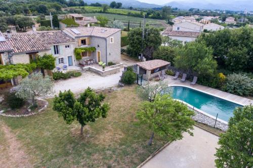 Les Bories gîte à louer Taulignan