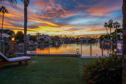 Lakeside Luxury Val Vista