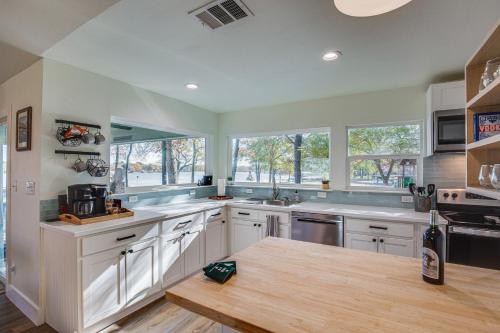 Charming Retreat with Dock on Cedar Creek Reservoir in Gun Barrel City, USA