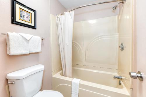 The SkyBreeze Inn - image 13