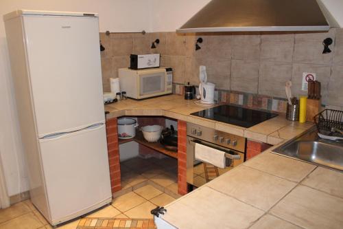 Kiona Apartment - image 12