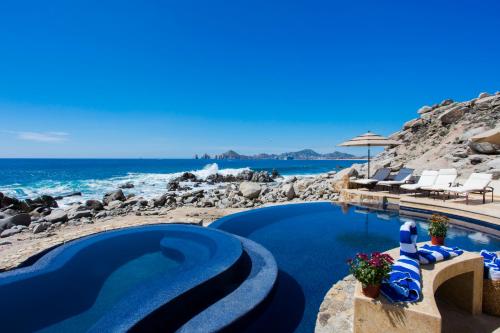 Casa Luna - Luxury Villa - Oceanfront, Private Infinite Pool & Cabos Arch view in El Pueblito, Mexiko
