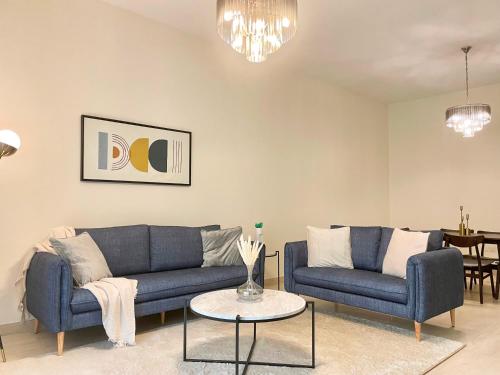Elite LUX Holiday Homes - Two Bedroom Apartment Direct Metro Access in Al Furjan, Dubai, Dubai (photo 2)