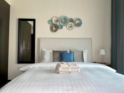 Elite LUX Holiday Homes - Two Bedroom Apartment Direct Metro Access in Al Furjan, Dubai, Dubai (photo 9)