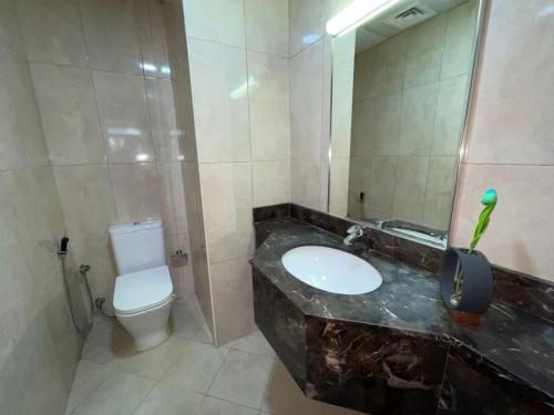 Elite LUX Holiday Homes - Two Bedroom Apartment Direct Metro Access in Al Furjan Dubai - image 11
