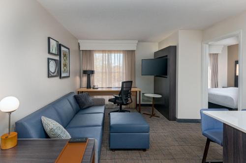 One-Bedroom Queen Suite with Sofa Bed