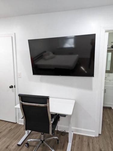 Newly Renovated Studio - Close to WakeMed Raleigh in Raleigh, USA